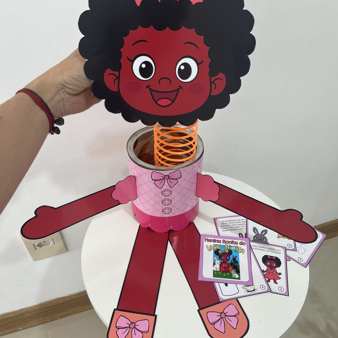 Lata Menina Bonita do Laço de Fita
